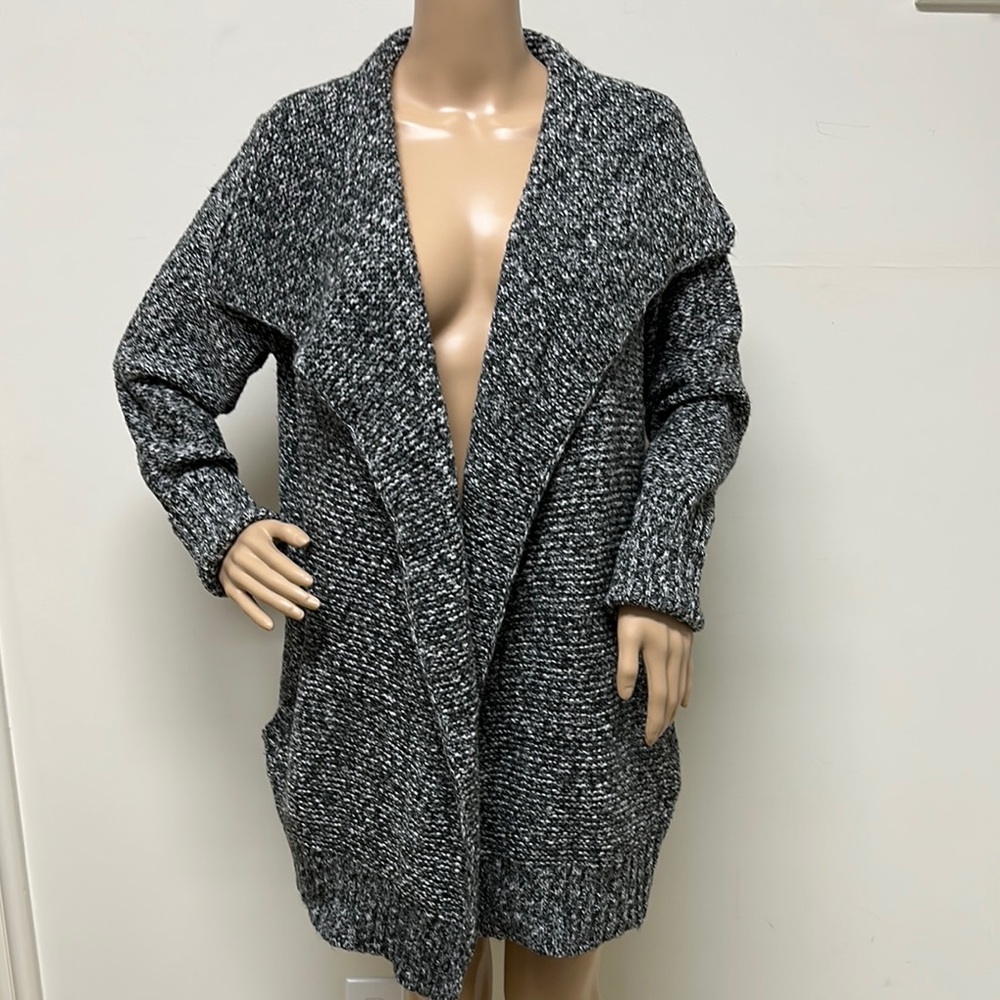 Modcloth Gray Chunky Knit Cardigan Sweater with Batwing Collar & pockets size M